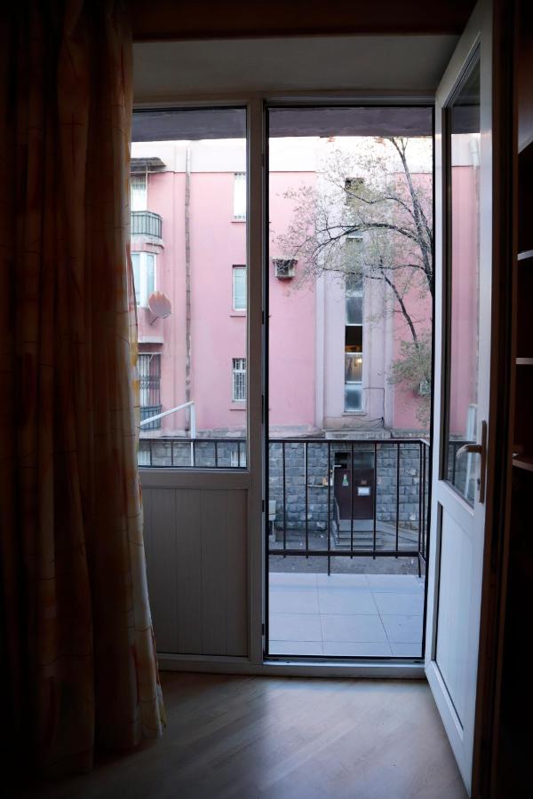 Am Studio Apartment Yerevan Exterior photo